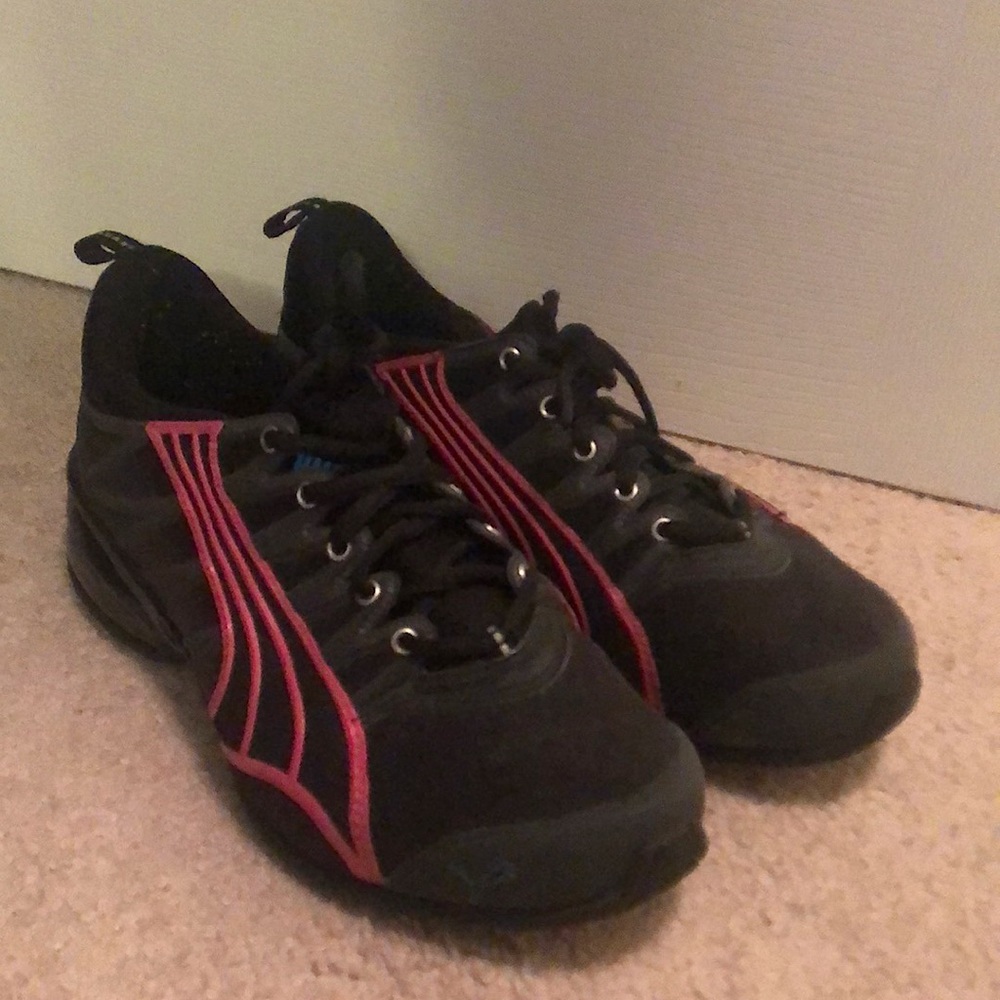 Black and Pink Puma Women’s Sneakers - Size 7